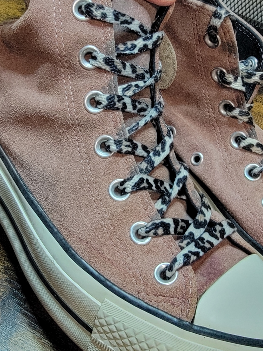 Converse Chuck Taylor 70 Suede Hi - Picture 6 of 12